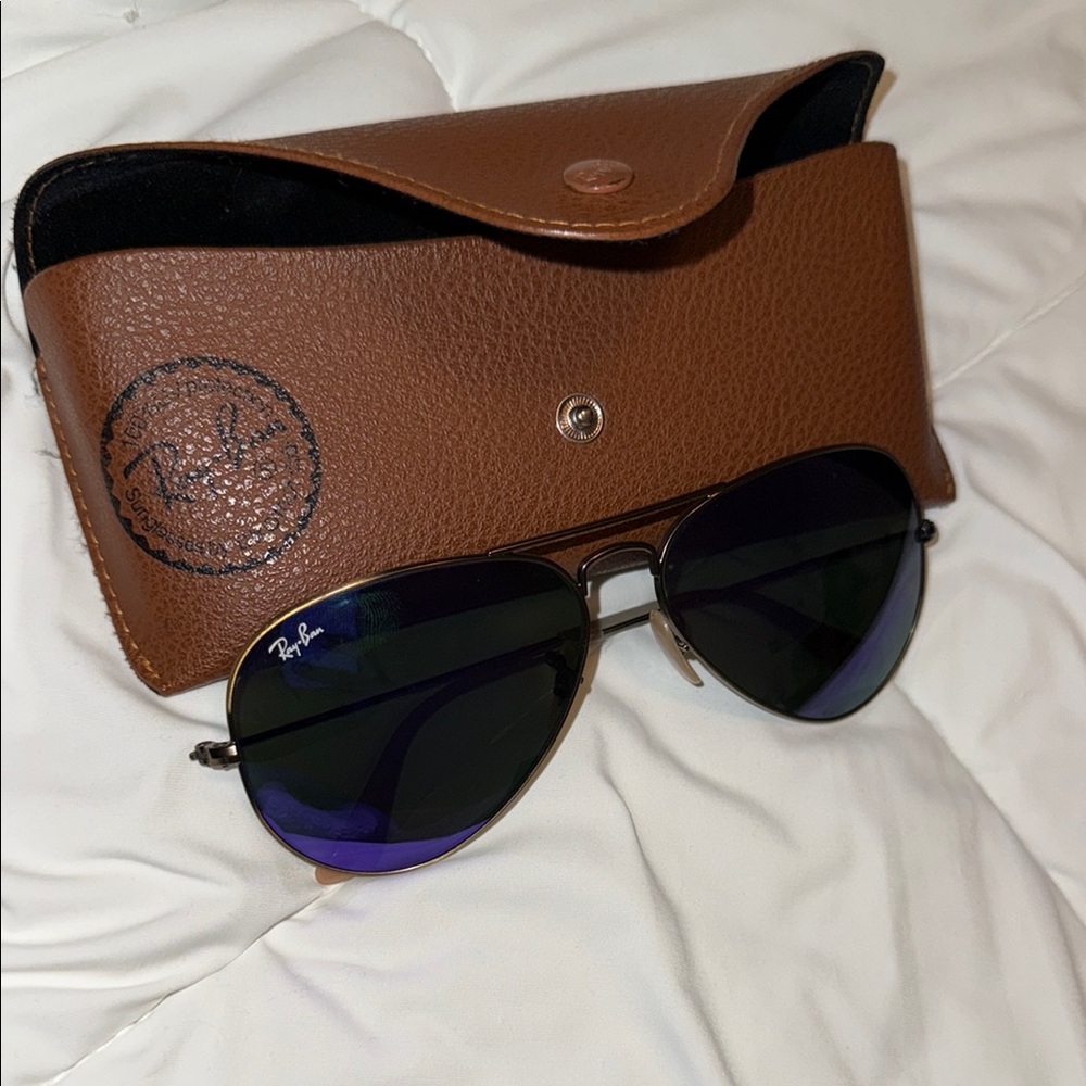Ray-Ban aviator sun glasses